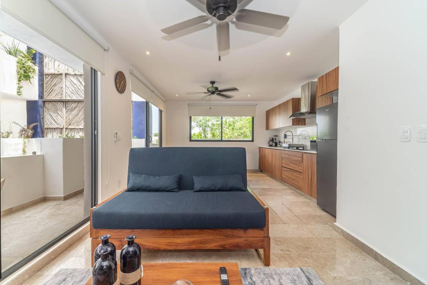 Holiday home 2 Bd With Private Balcony, Rooftop Pool, Gym *