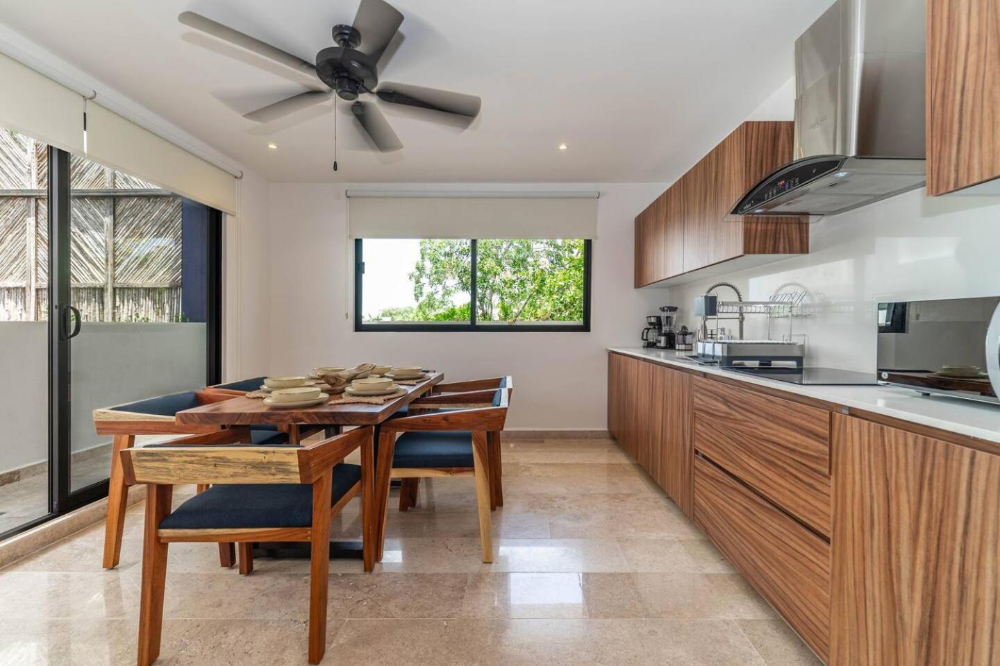 2 Bd With Private Balcony, Rooftop Pool, Gym Holiday home *