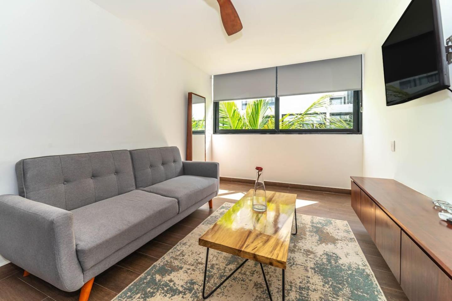 1 Bd Luxury With Balcony In Trendy La Veleta Holiday home *