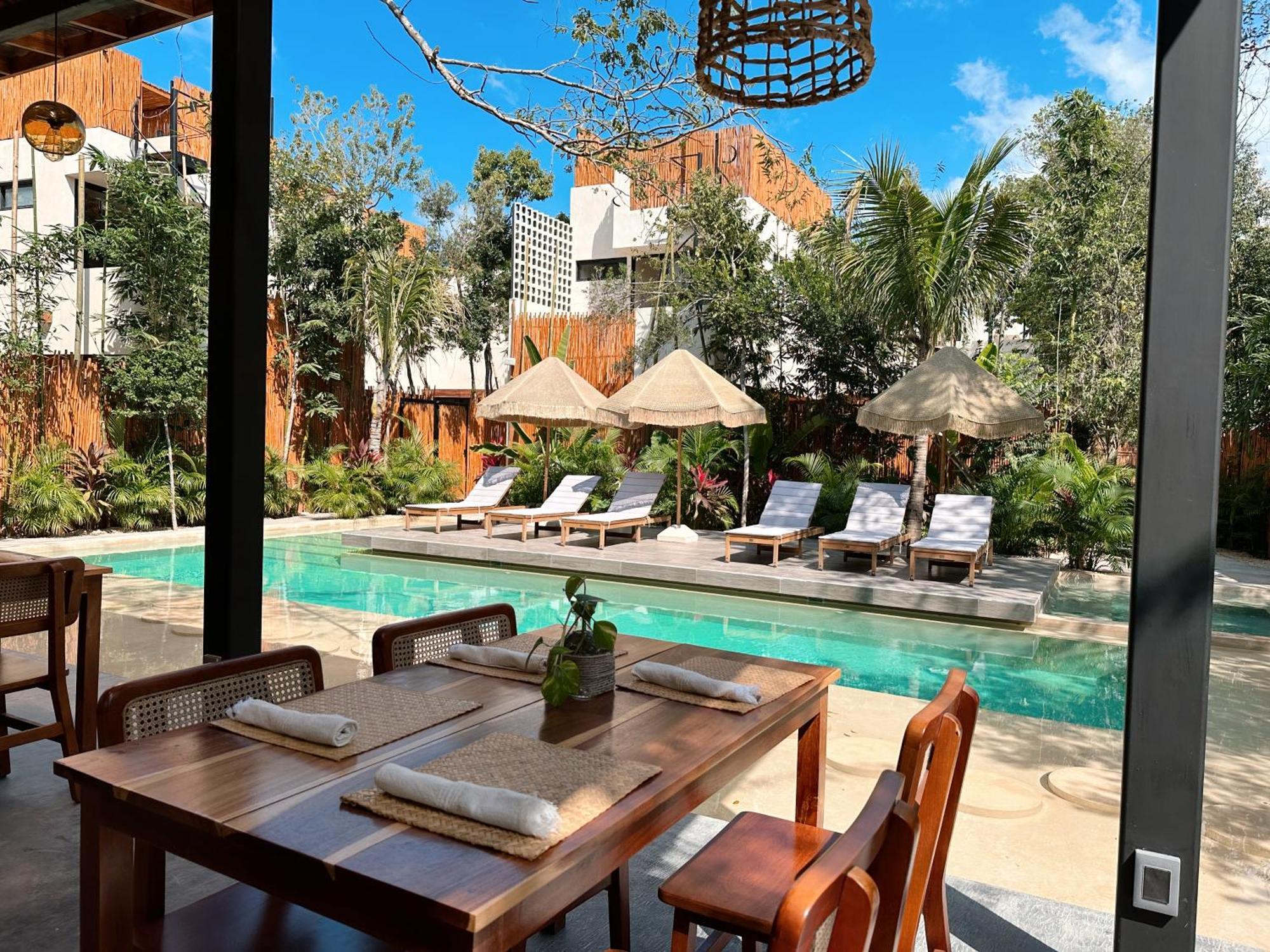 Apartment 2 Private Pools & Bbq
