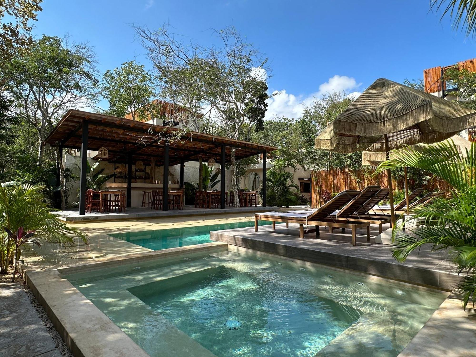 2 Private Pools & Bbq Apartment *
