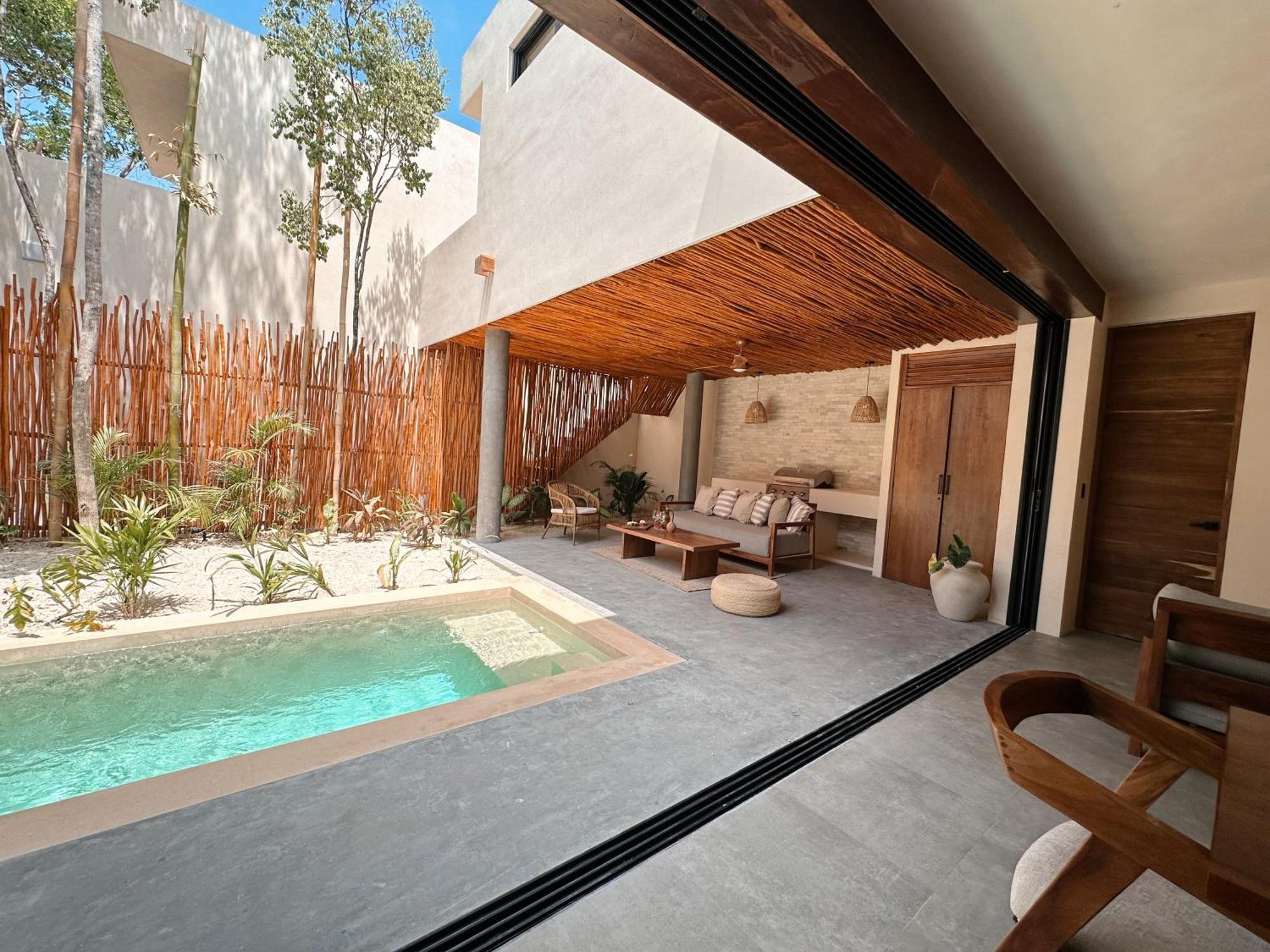 2 Private Pools & Bbq Apartment *