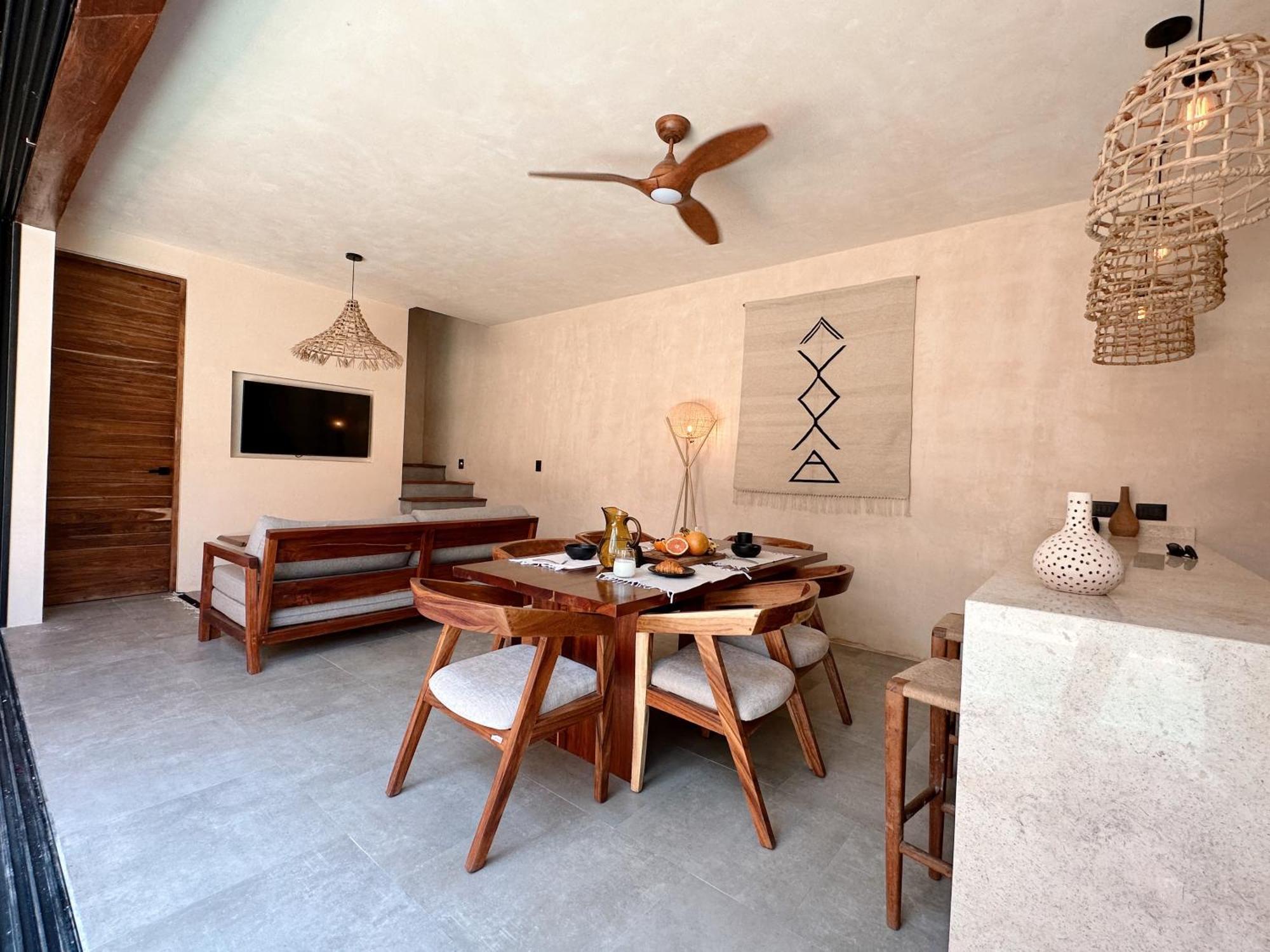 2 Private Pools & Bbq Apartment