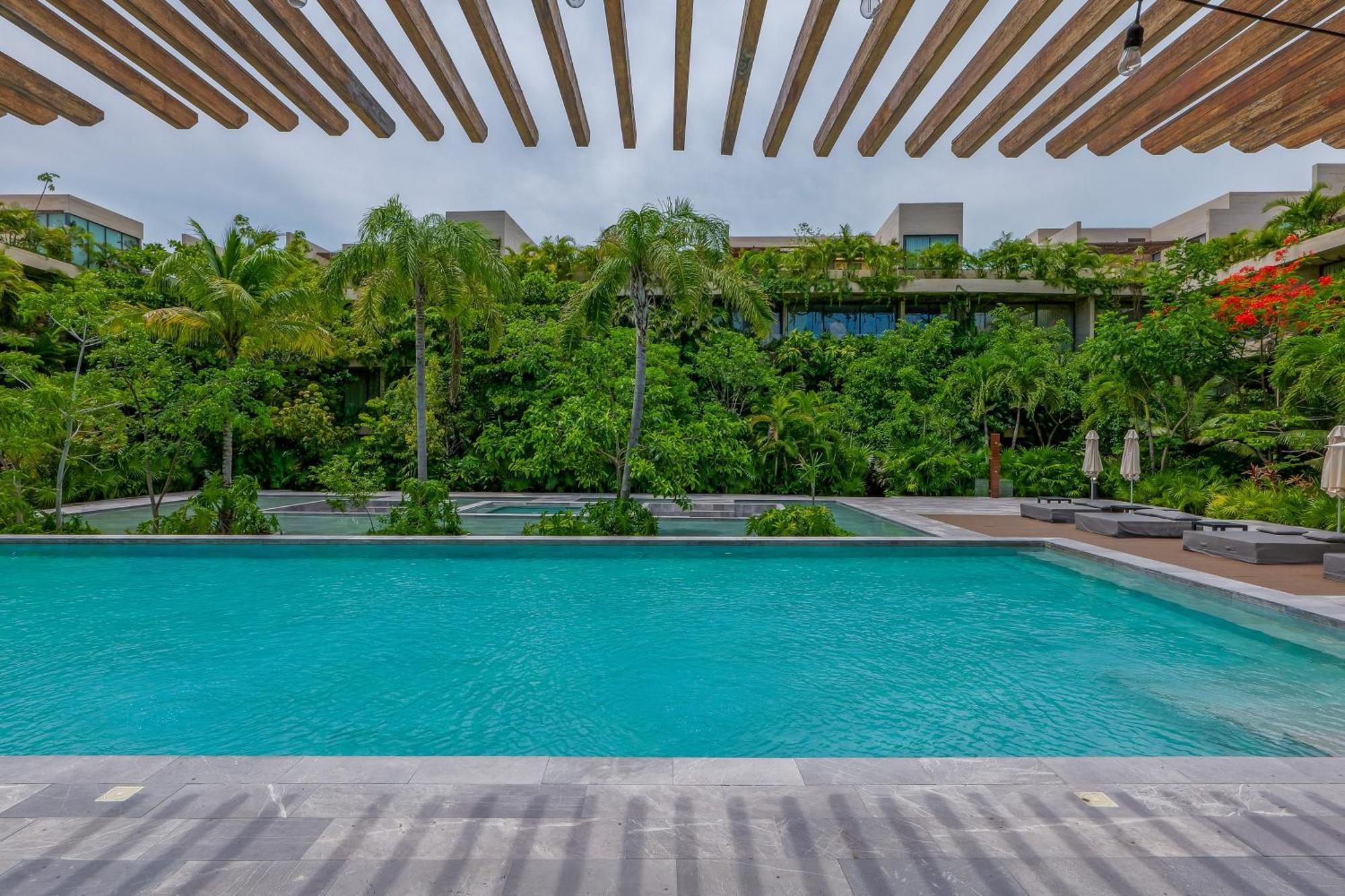 Mistiq E104 Apartment *