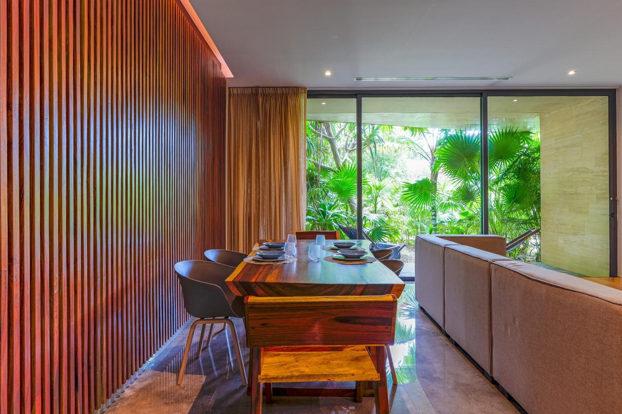 Mistiq E104 Apartment *