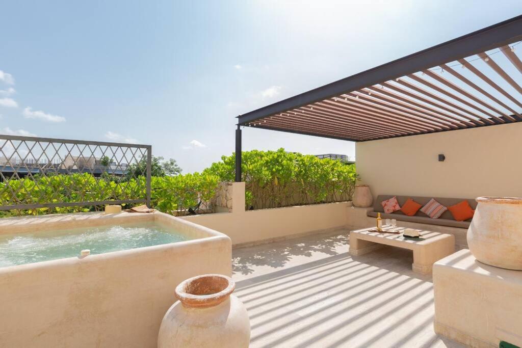 Paramar Beautiful 3 Bdr Ph Pvt Pool And Terrace *