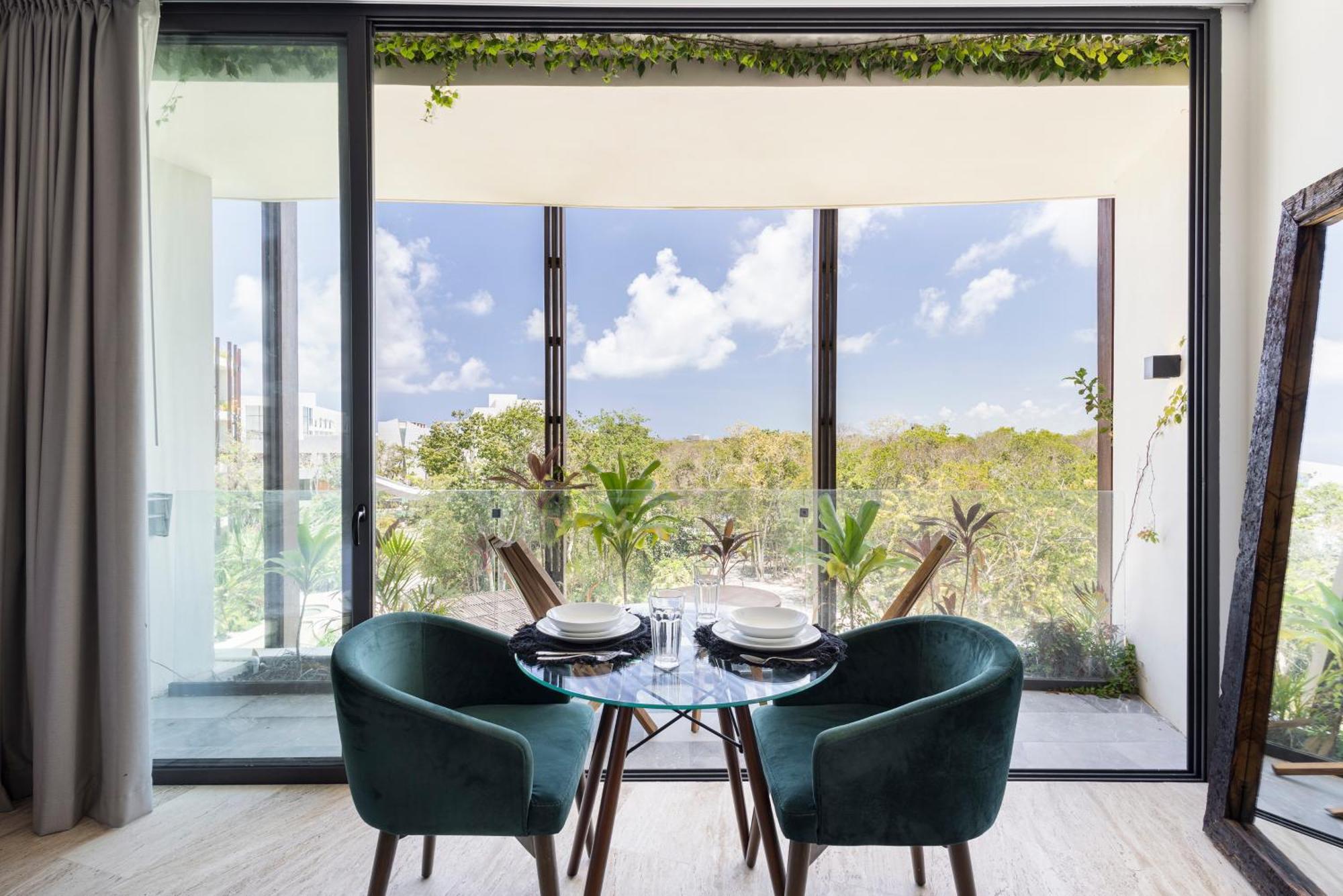Apartment Mistiq Gardens