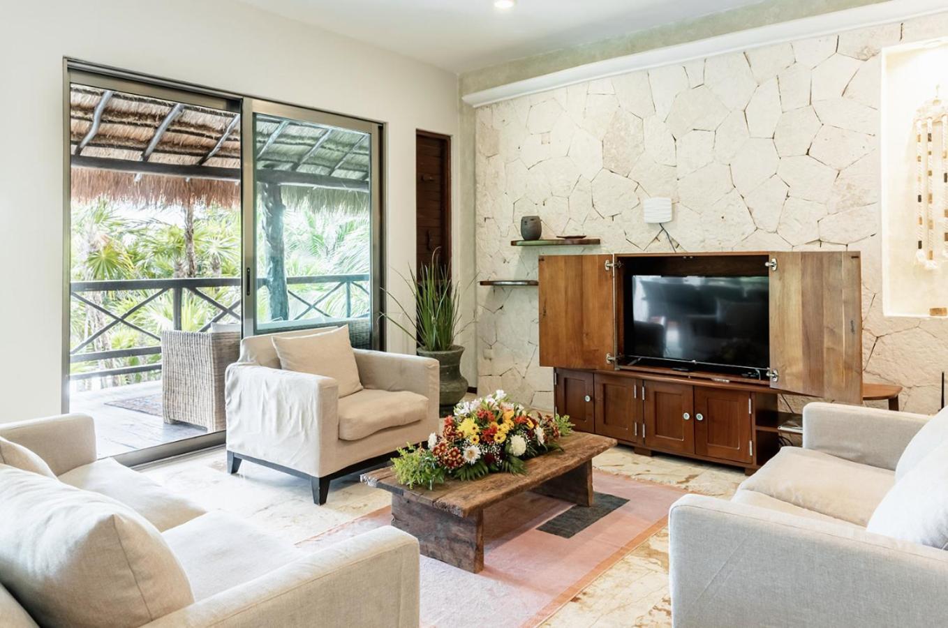 Casa De Vientos Soliman Bay Villa