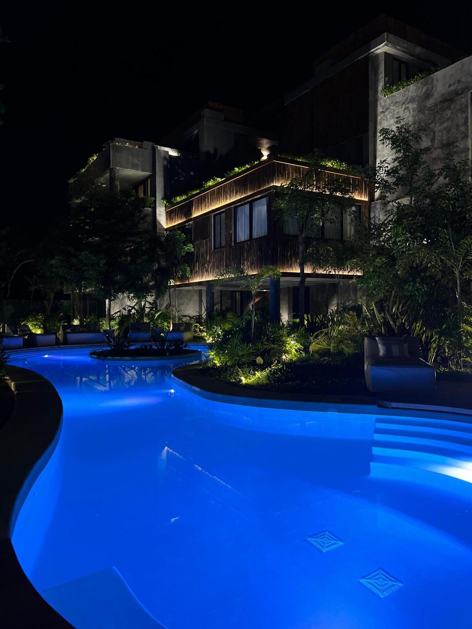 Apartment Lovely 2bedroom Serviced + Pool & Garden