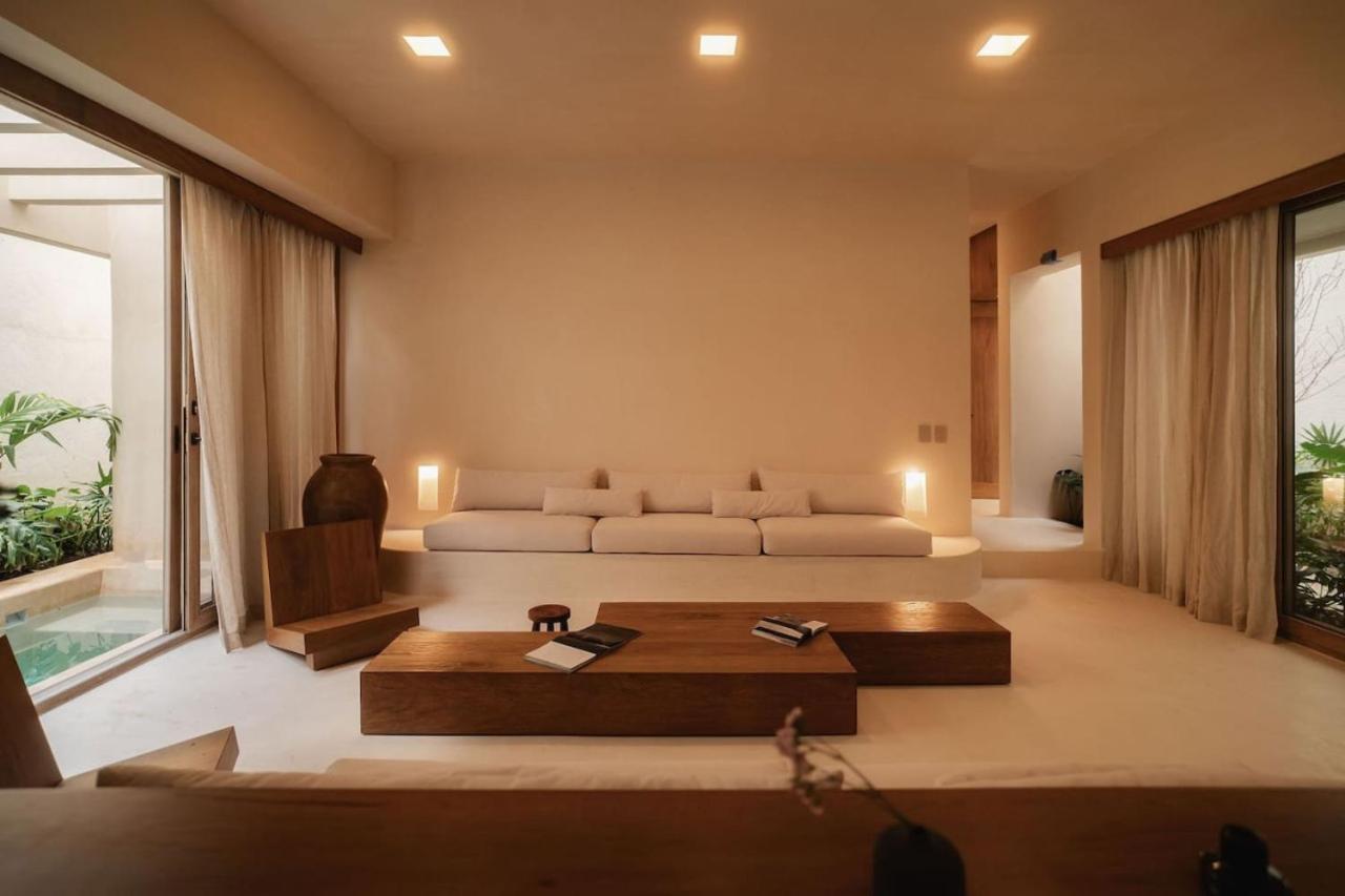 Casa Leela Luxury Villa, 4 Floors, 5.5 Bathrooms, 2 Pools, Rooftop Holiday home