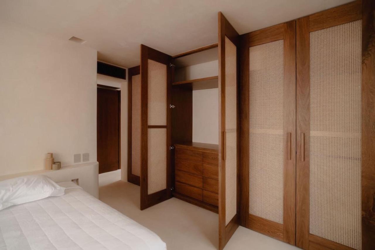 Casa Leela Luxury Villa, 4 Floors, 5.5 Bathrooms, 2 Pools, Rooftop Holiday home