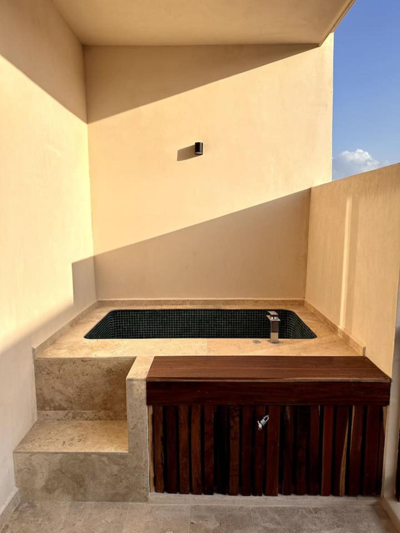 Apartment Luxury 2 Story Penthouse La Veleta 3br Jacuzzi *
