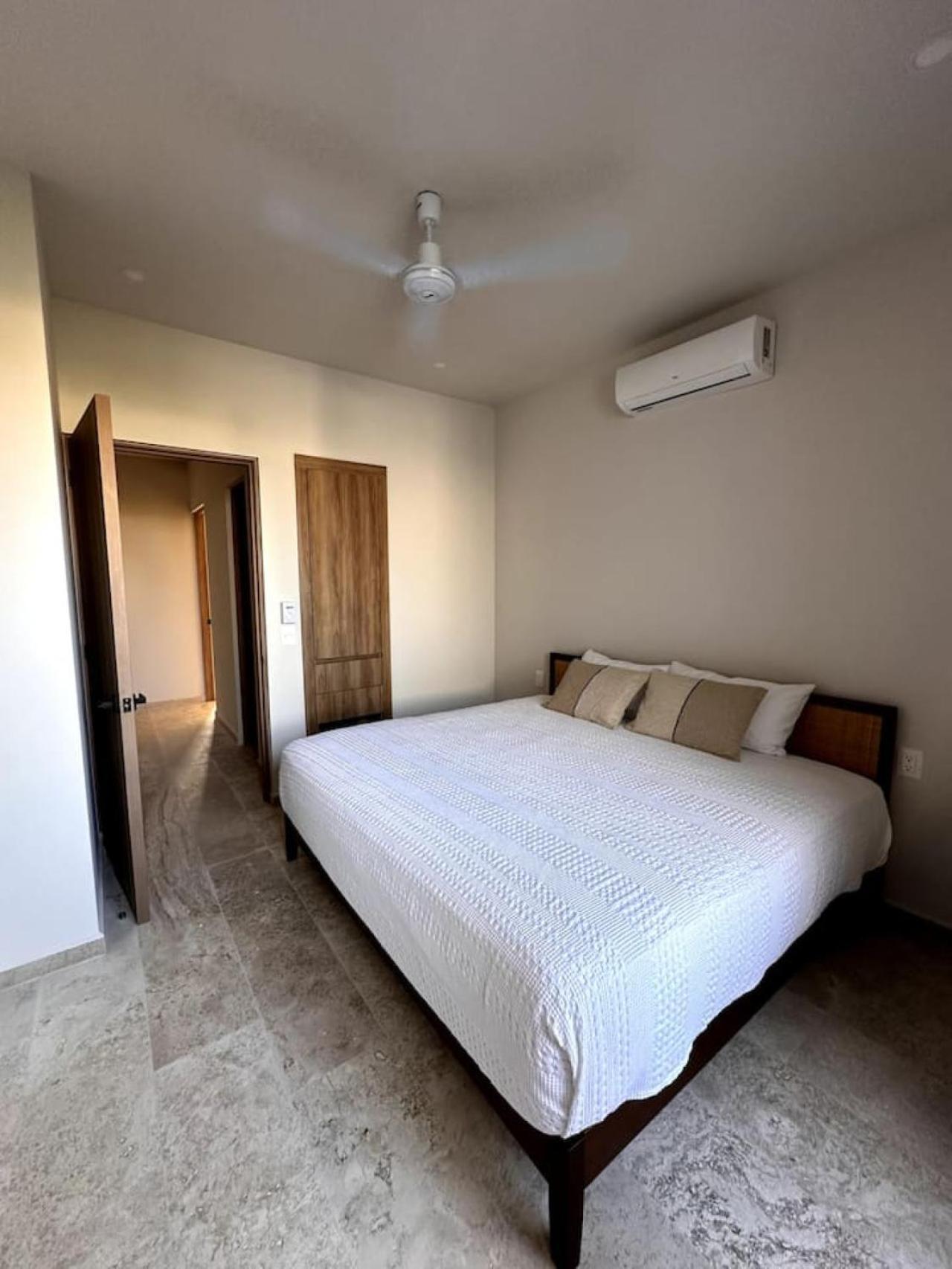 Apartment Luxury 2 Story Penthouse La Veleta 3br Jacuzzi