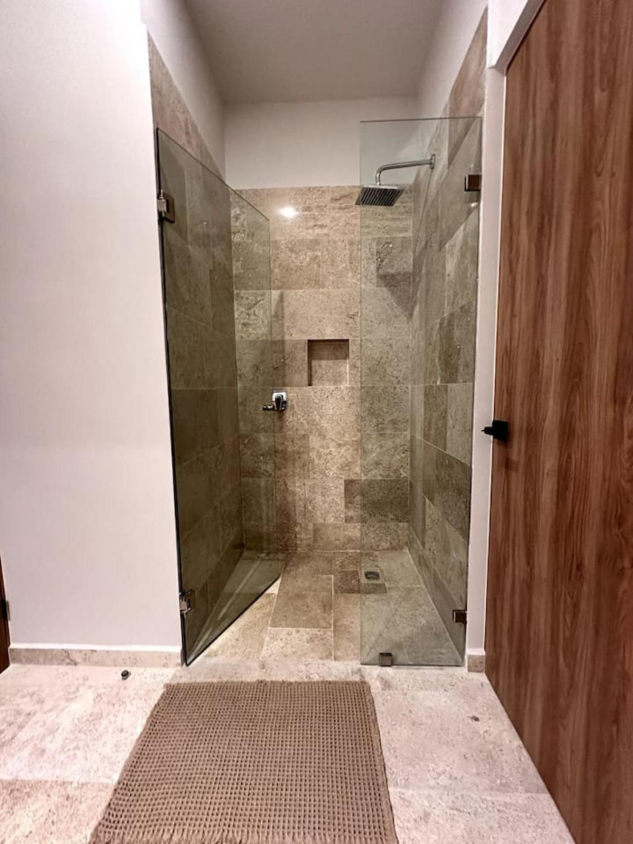 Luxury 2 Story Penthouse La Veleta 3br Jacuzzi *