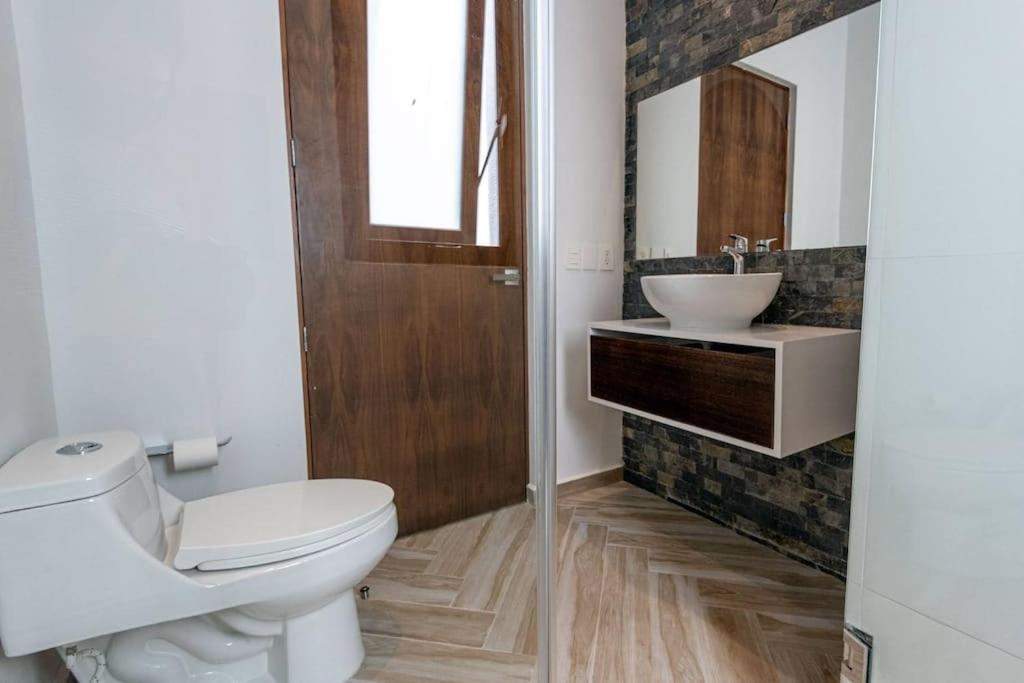 Anana Yaaxlum 401 N Apartment *