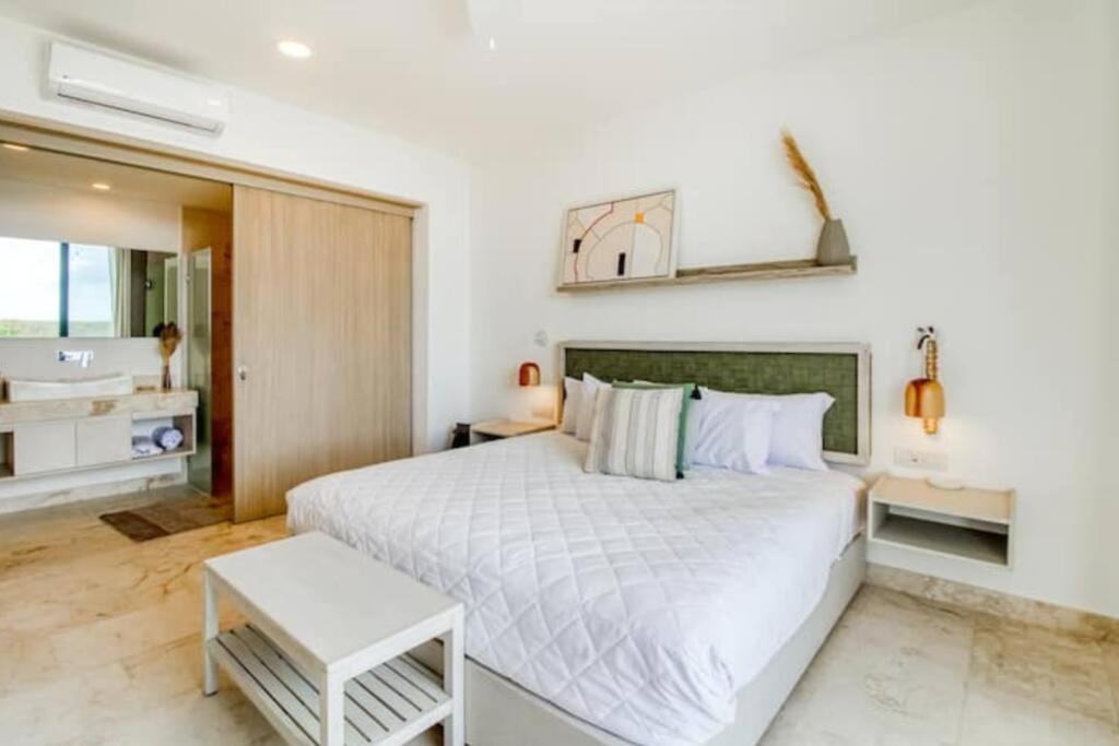 Apartment Beautiful With Rooftop Pool, Fitness Area, & Balcony Tulum
