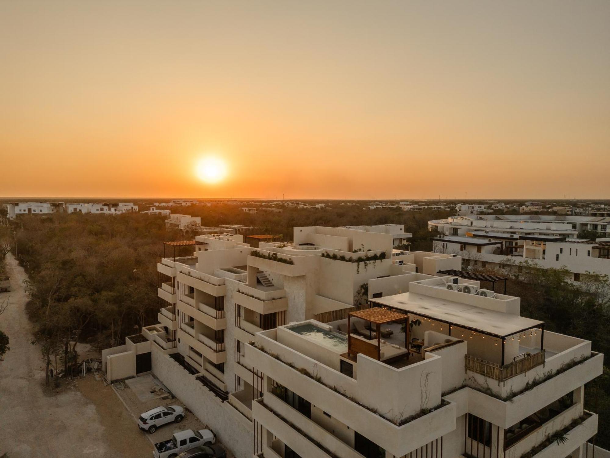 Deluxe 2-story Penthouse Pool & Bbq Rooftop