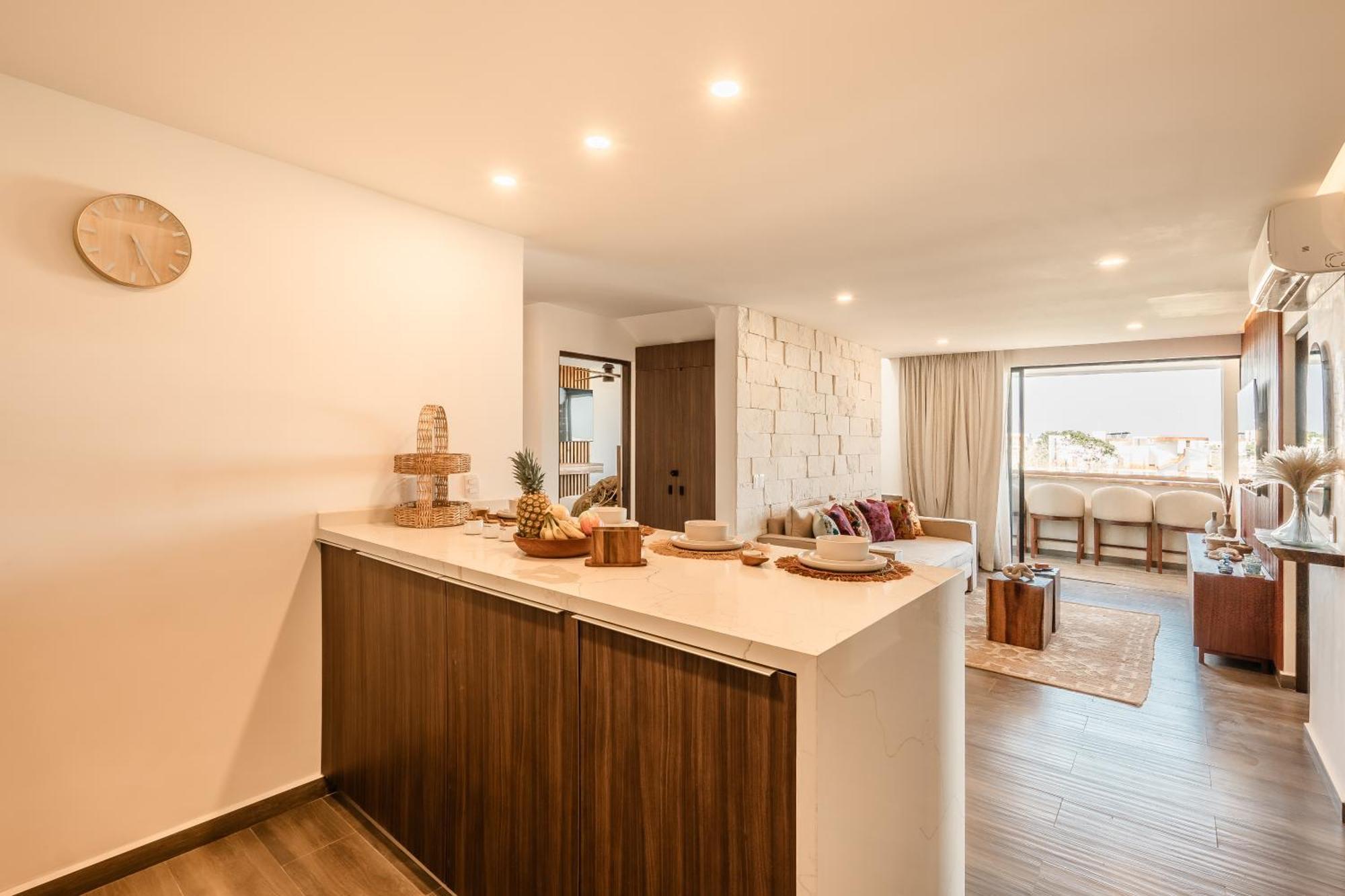 Deluxe 2-story Penthouse Pool & Bbq Rooftop Apartment