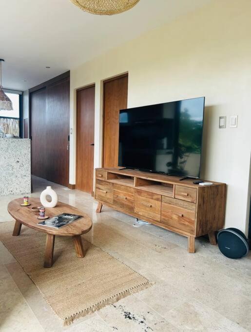 New Large Luxurious 1 Bedroom, 1 Bathroom In Apartamento