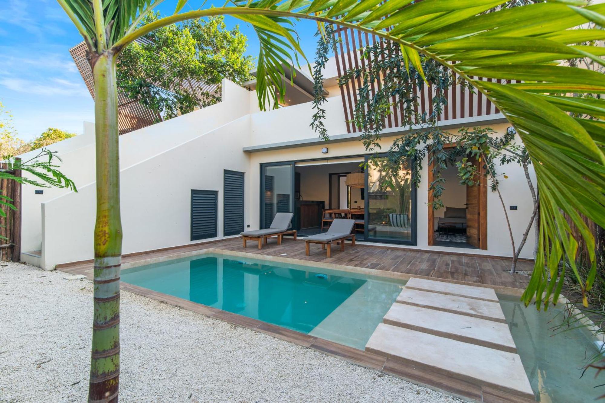 La Veleta Getaway At Asana Leaf House Sleeps 12 Holiday home Tulum