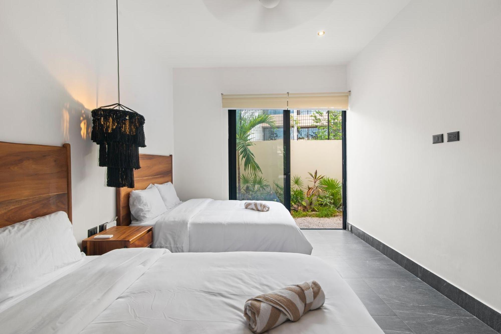 La Veleta Getaway At Asana Leaf House Sleeps 12