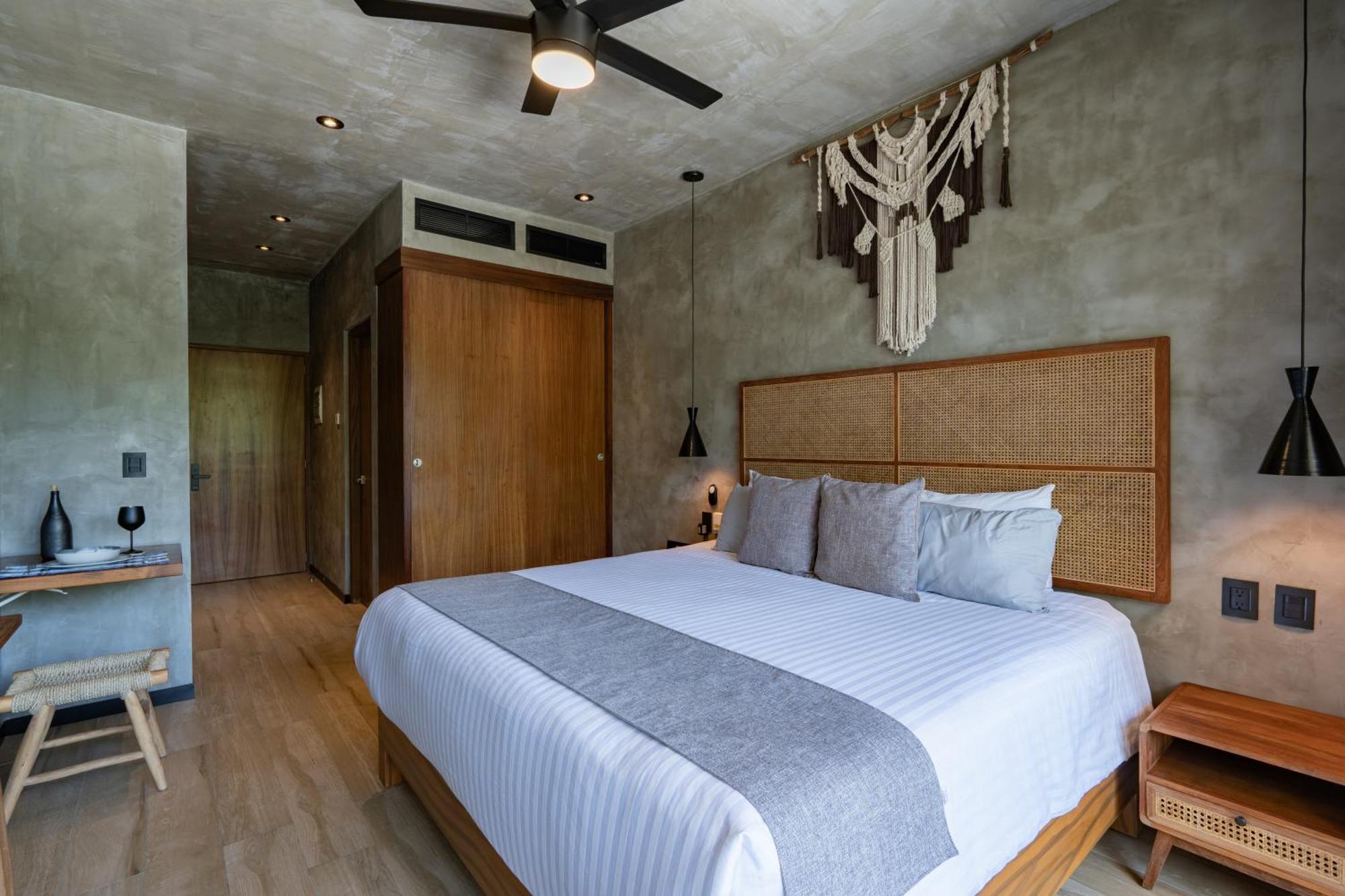 Apartment Luxury With Balcony And Rooftop Pool In Location *