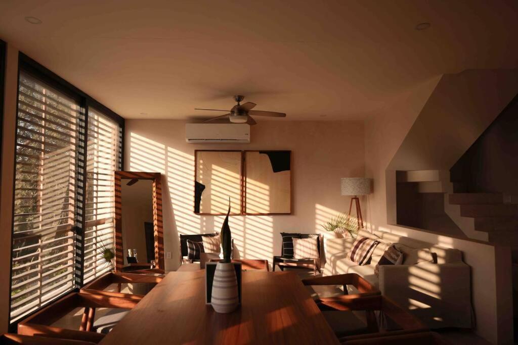 Stunning 2 Bd Ph W Private Pool Apartment *