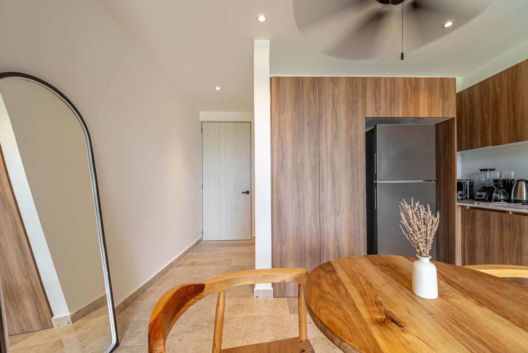 Lux With Private Balcony, Rooftop Pool, Gym Holiday home