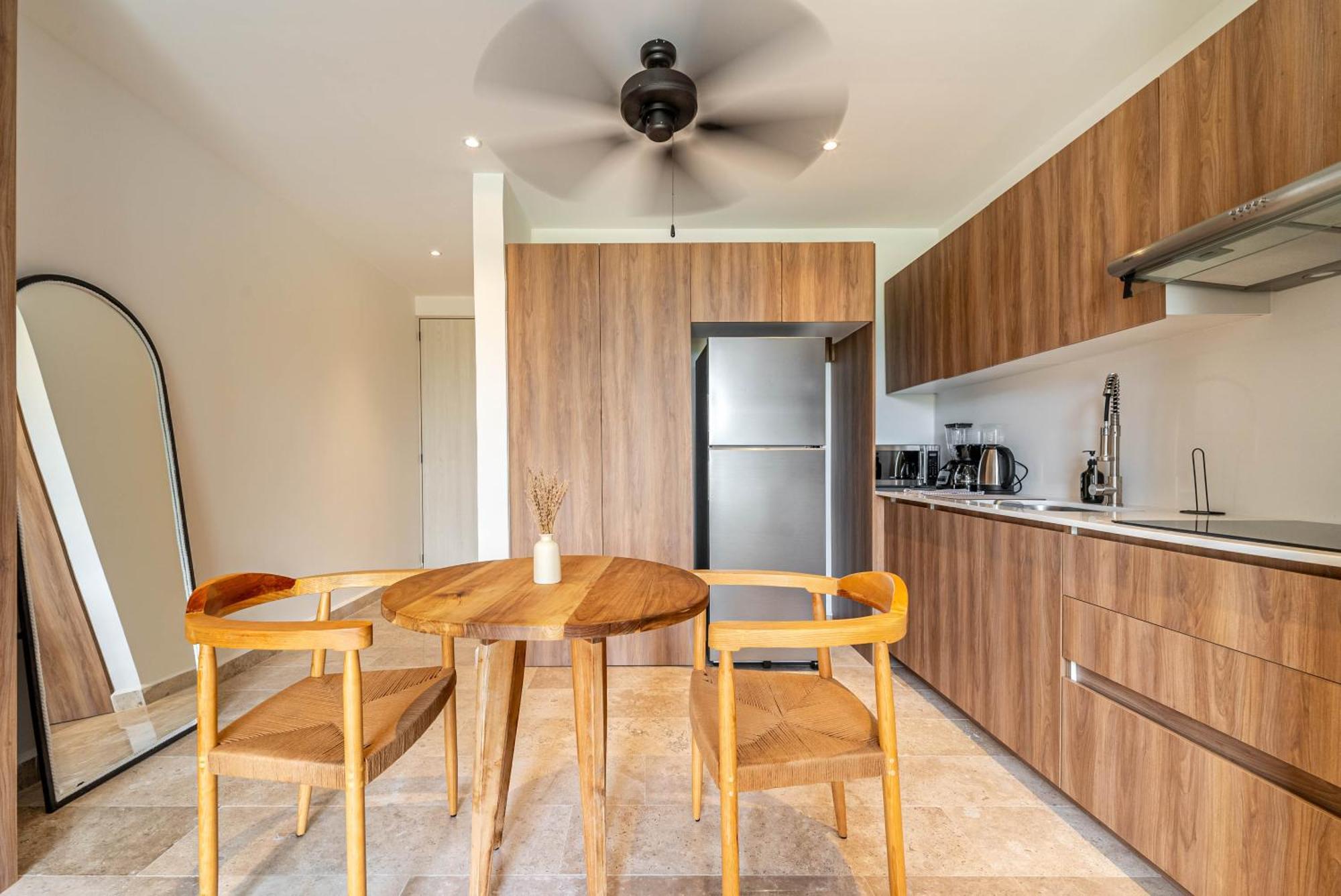 Lux With Private Balcony, Rooftop Pool, Gym Holiday home