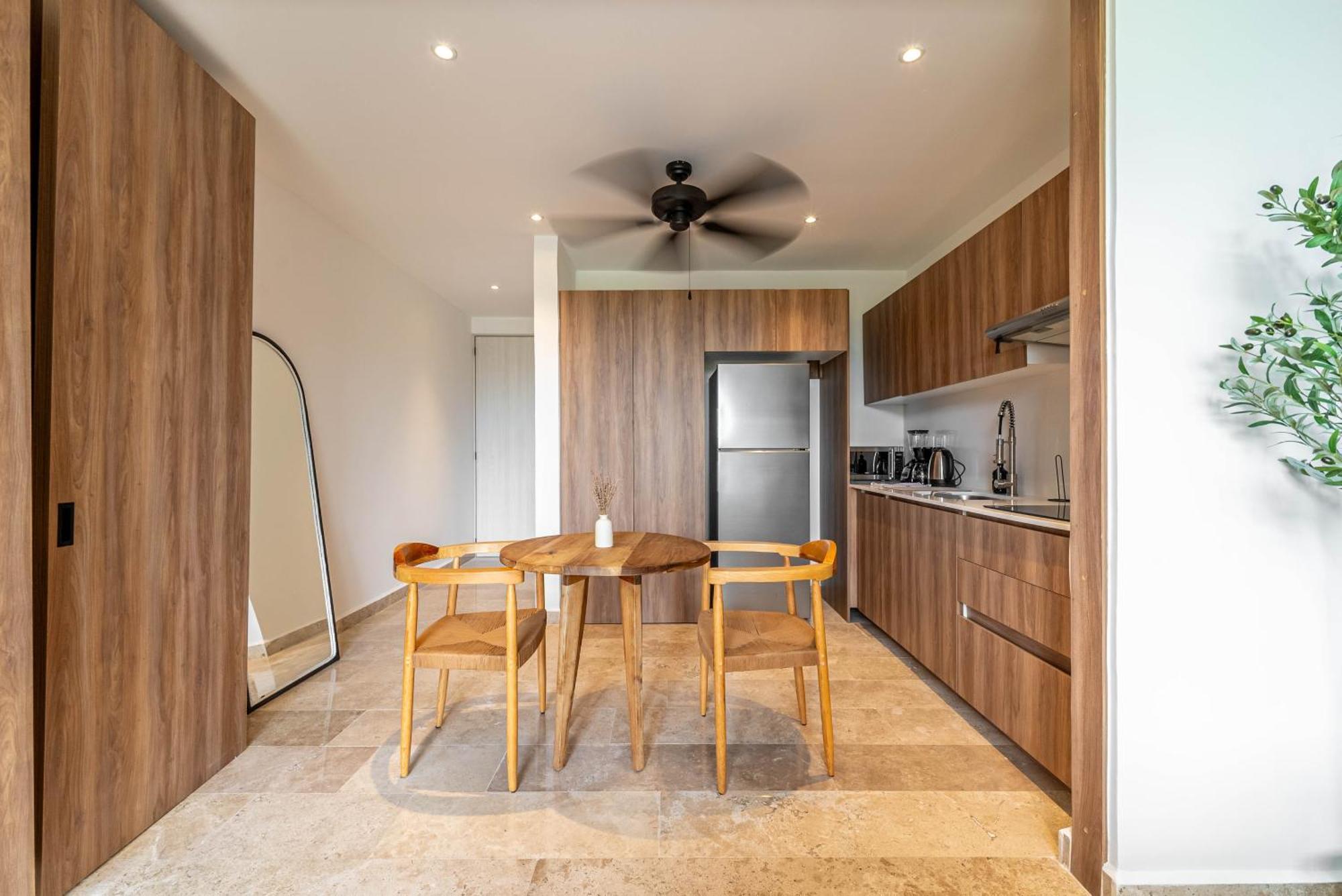 Lux With Private Balcony, Rooftop Pool, Gym *