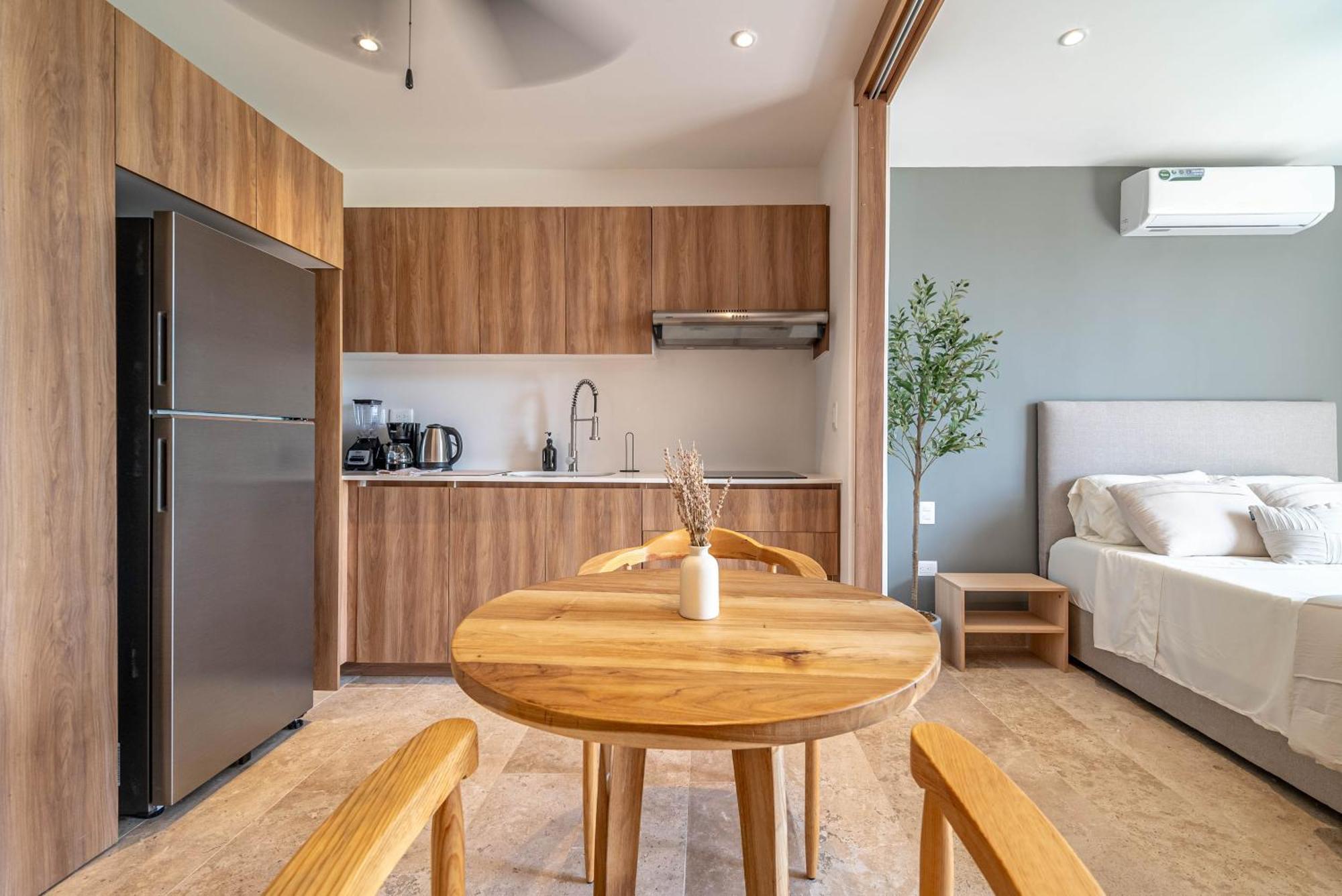 Lux With Private Balcony, Rooftop Pool, Gym Holiday home