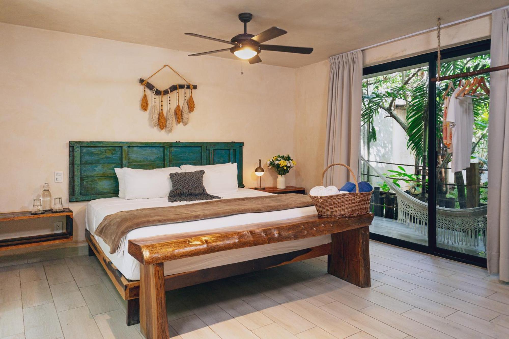 Sunset House Hotel 2*