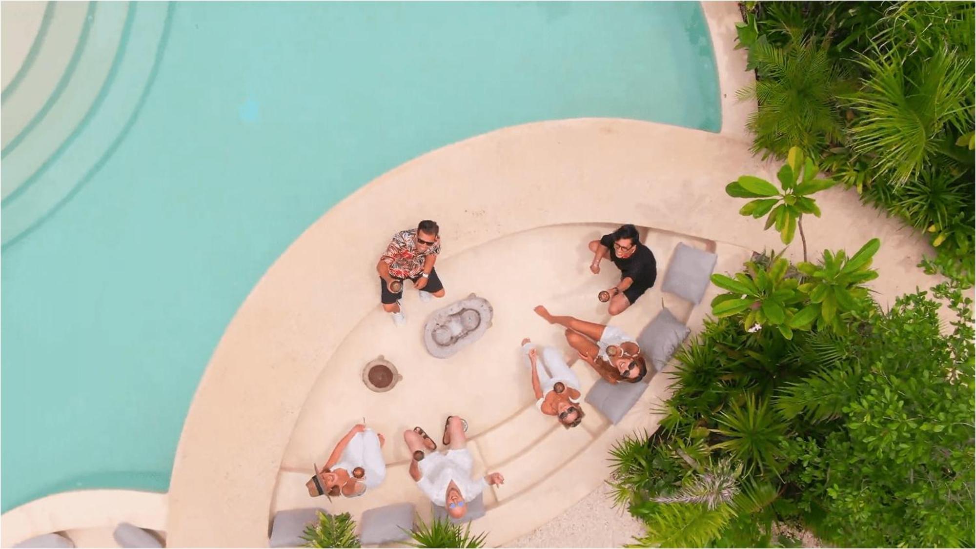 Apartment Jungle Chic - Luxury Stylish Loft W Private Hot Tub And Infinity Pool