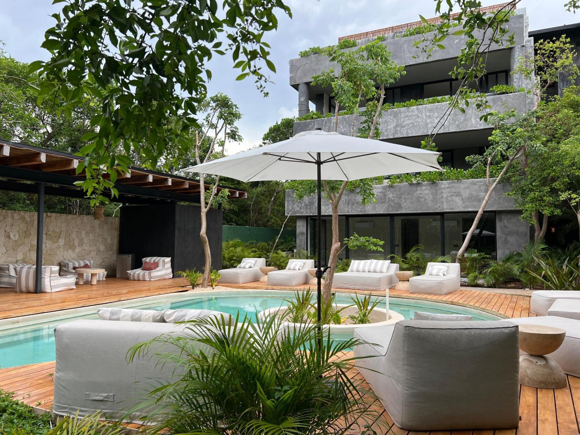 Humana In Apartment *