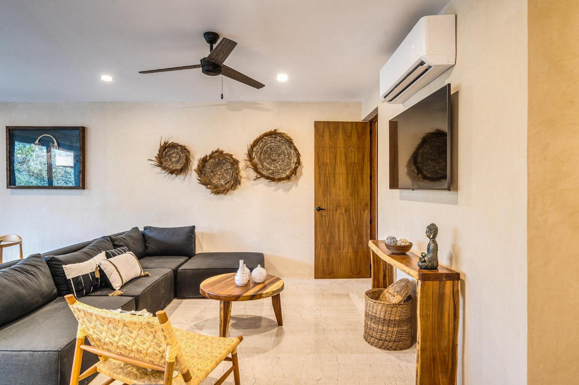 Deluxe 6br Double Penthouse With 2 Private Roof Pools *