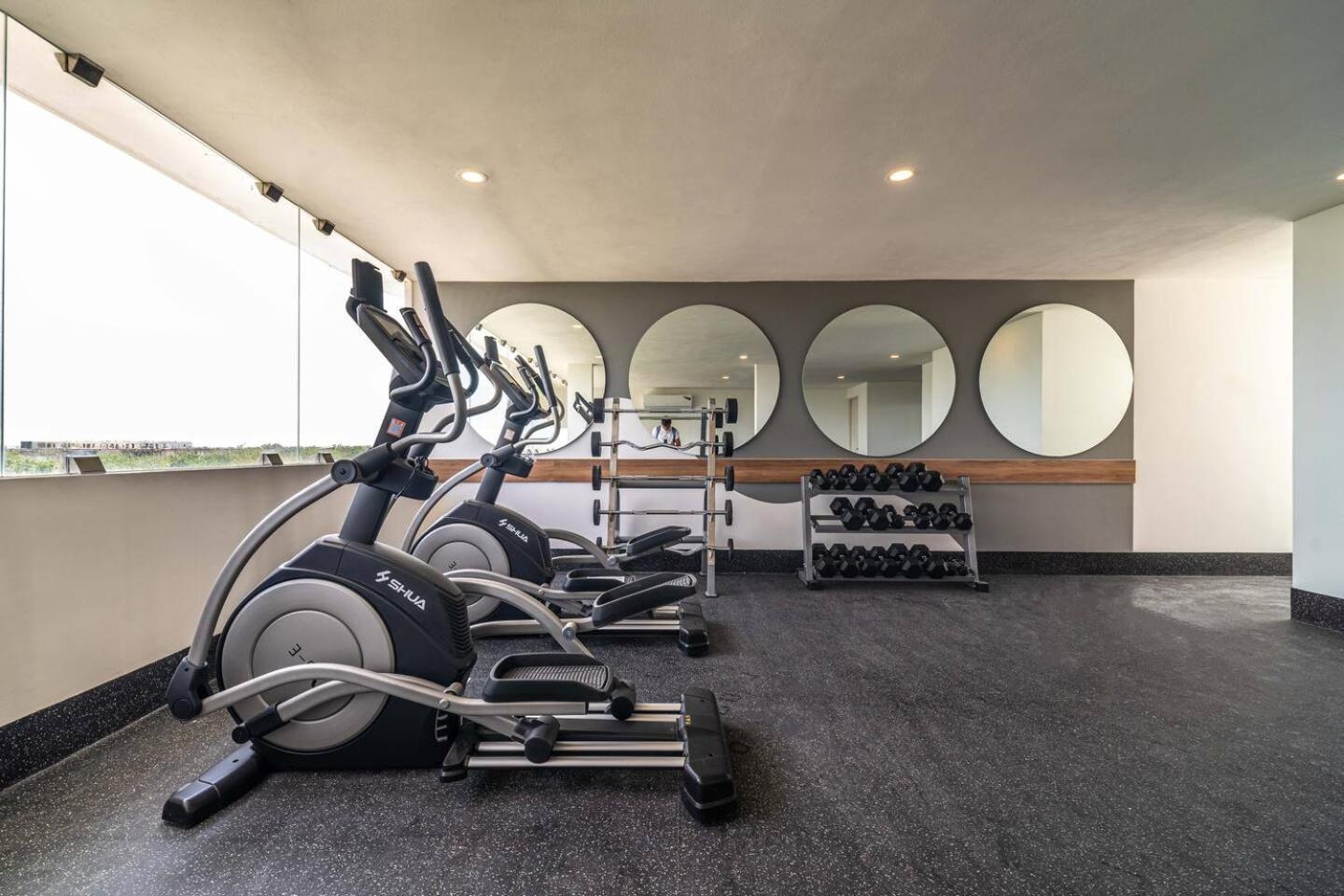 King With Private Balcony, Rooftop Pool, Gym * Tulum