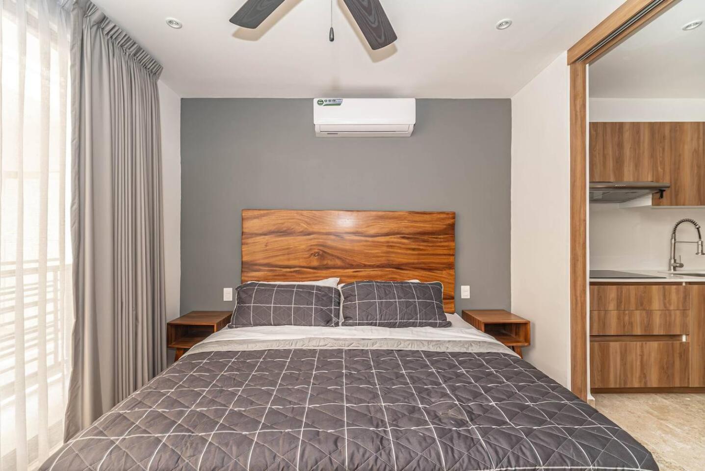 King With Private Balcony, Rooftop Pool, Gym * Tulum