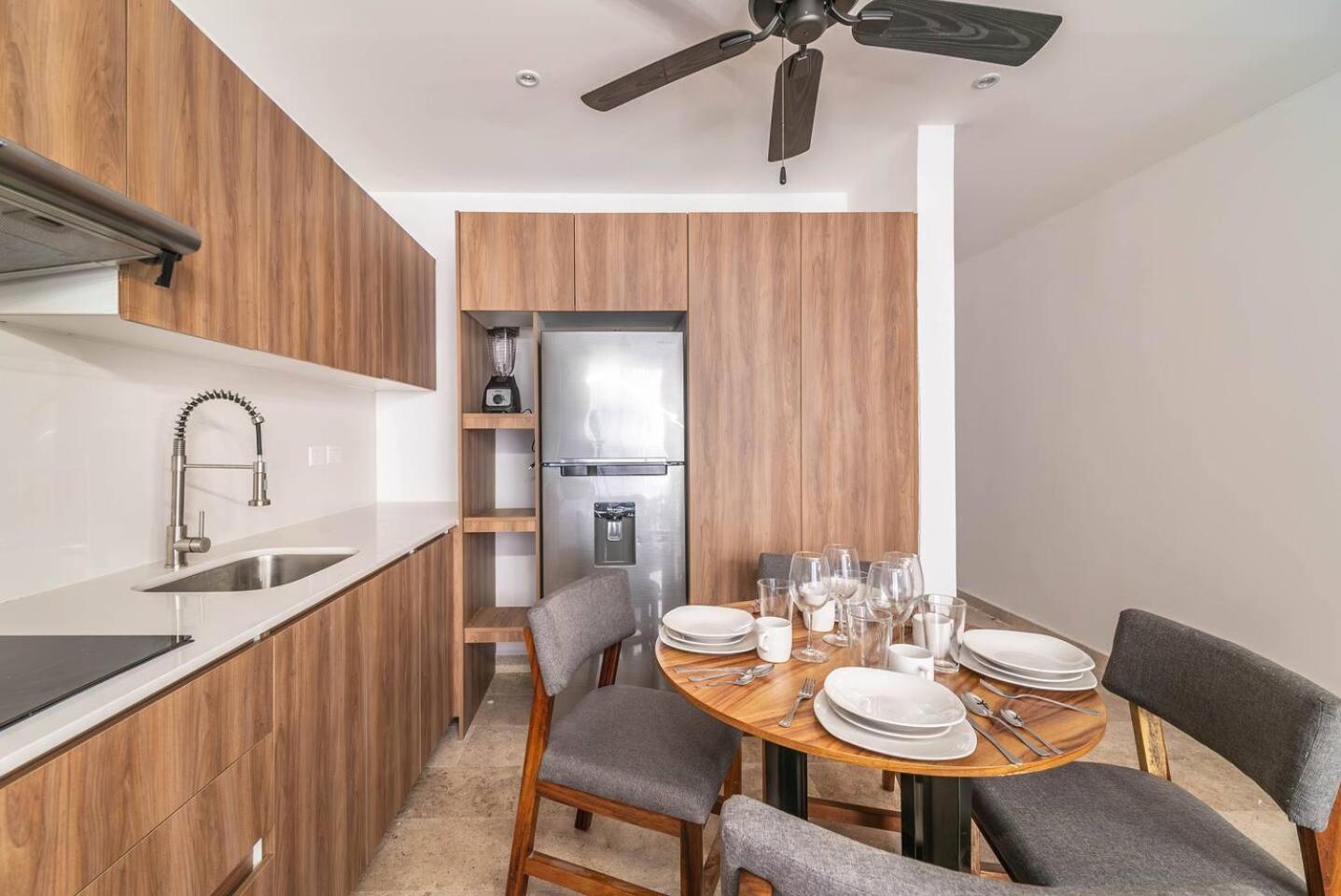 King With Private Balcony, Rooftop Pool, Gym