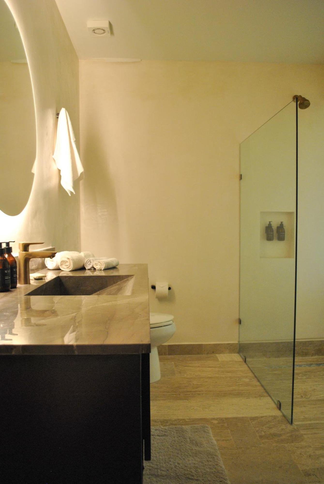 Aparthotel New Maria 2 Bedroom With Rooftop Pool *