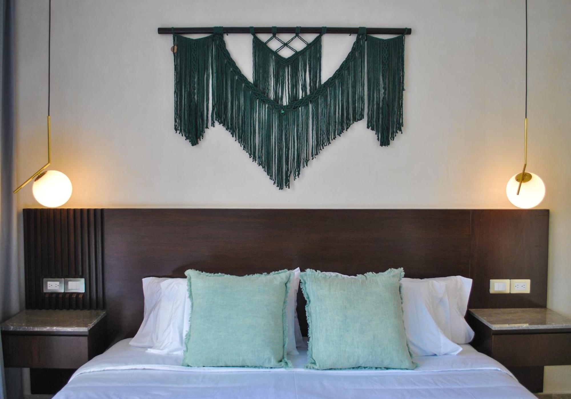 New Maria 2 Bedroom With Rooftop Pool *
