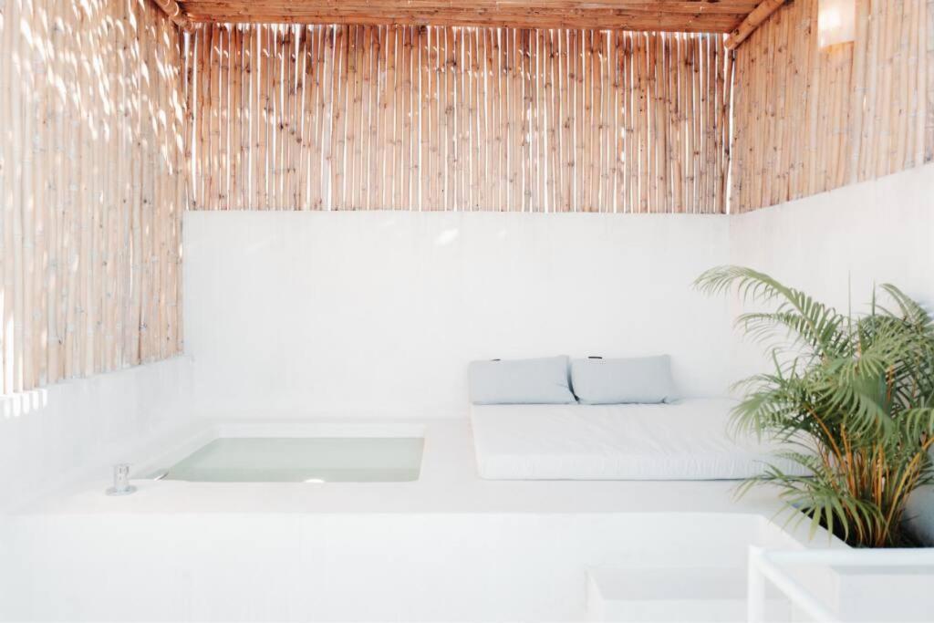 Romantic Private Jacuzzi And Pool