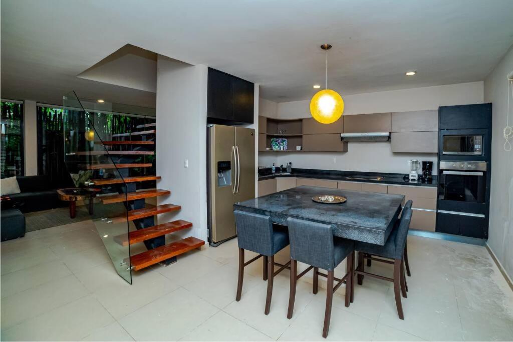 Luxury House With Rooftop And Jacuzzi Holiday home *