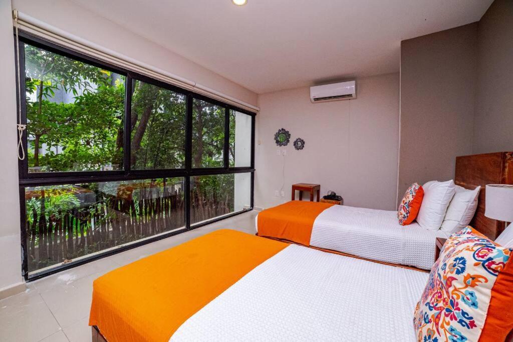 Luxury House With Rooftop And Jacuzzi