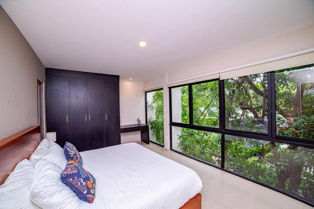 Luxury House With Rooftop And Jacuzzi