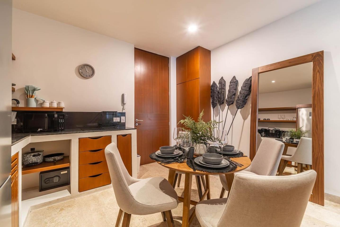 Holiday home Lux 2br With Jungle Views, Pool, Gym At Nhoa