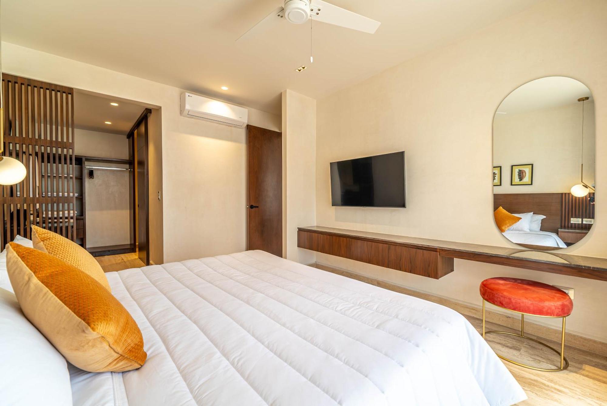 Holiday home Lux 2br With Rooftop Pool, Spa, Gym, Kids Playroom *