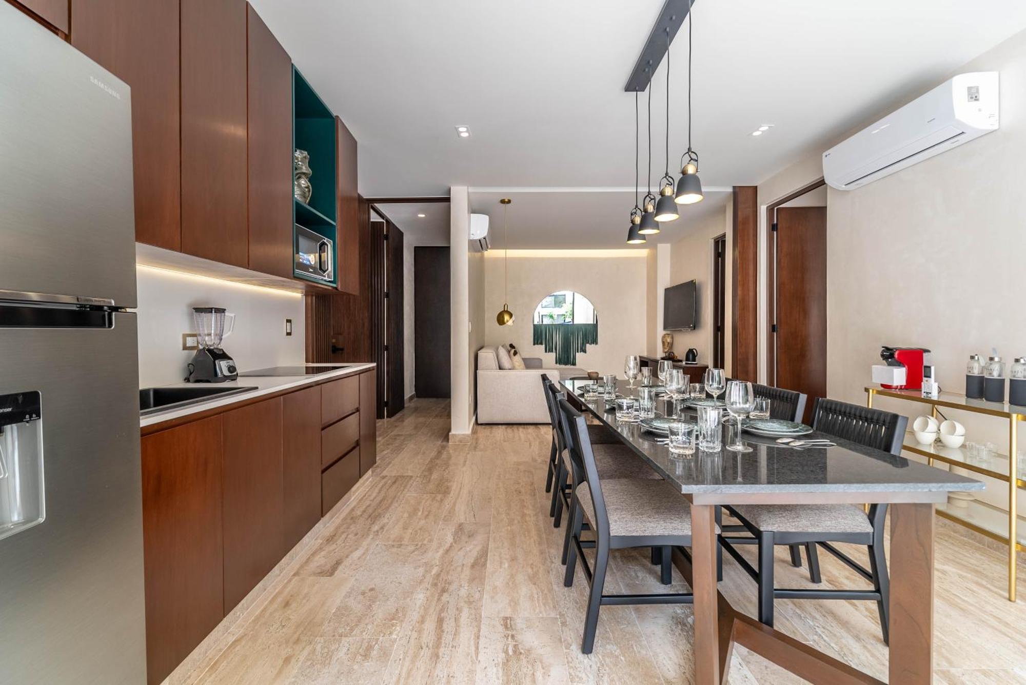 Holiday home 2br Plunge Pool, Rooftop Pool, Gym, Kids Playroom
