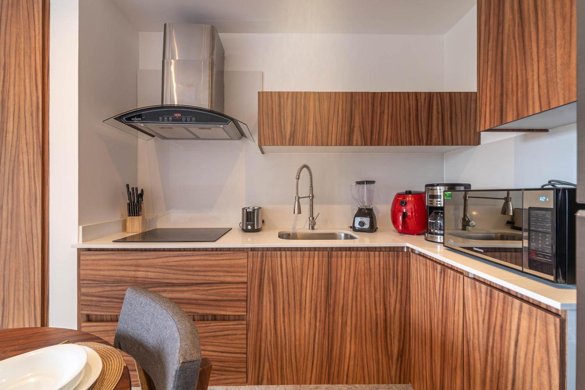 Holiday home King With Balcony, Gym, Rooftop Pool