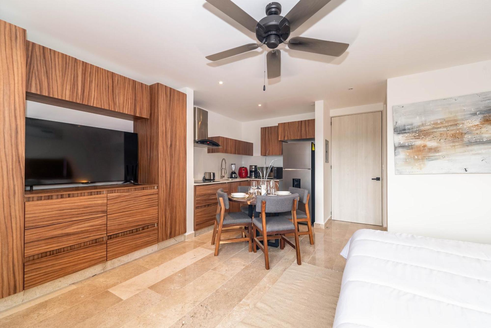 King With Balcony, Gym, Rooftop Pool Tulum