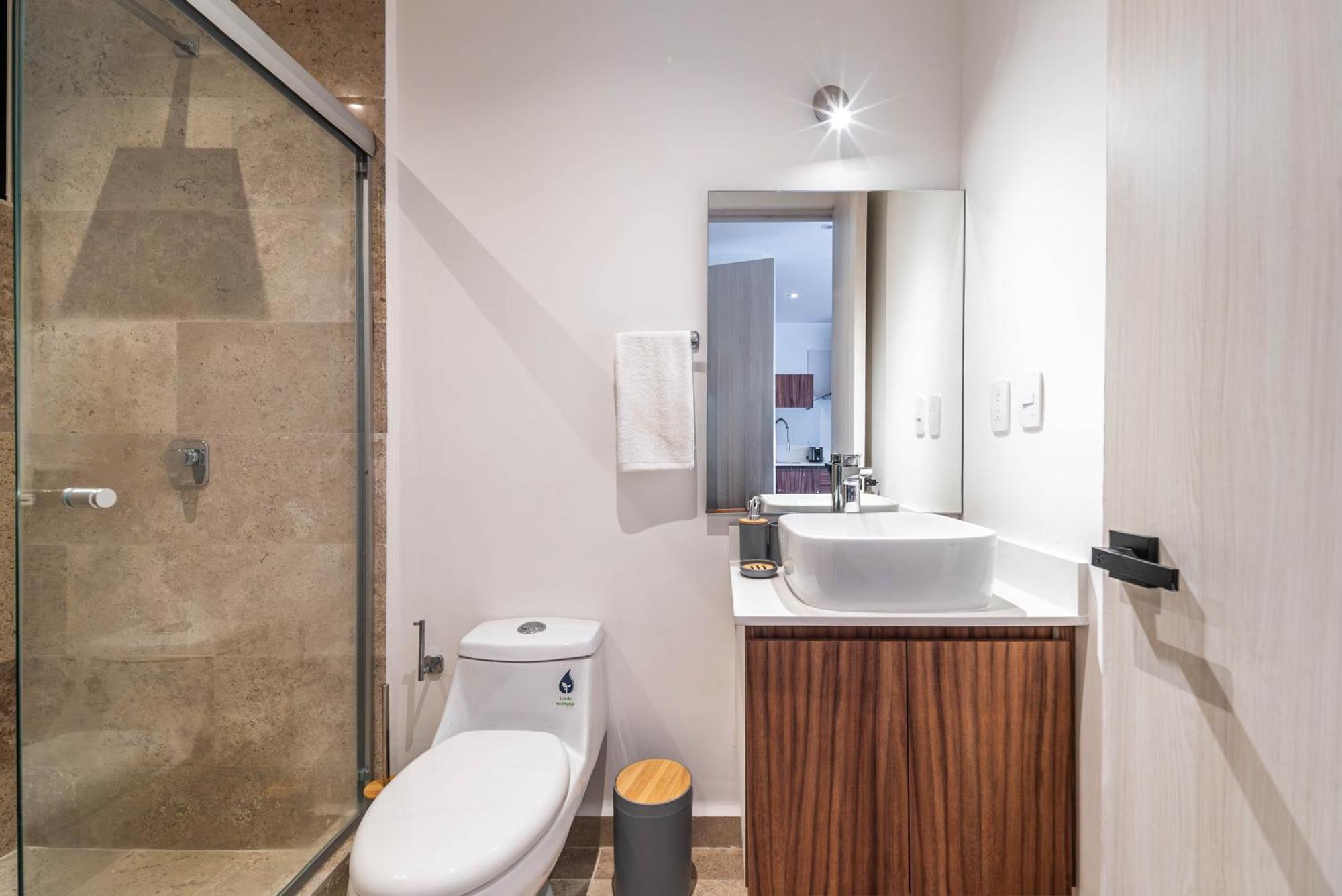 Holiday home King With Balcony, Gym, Rooftop Pool *